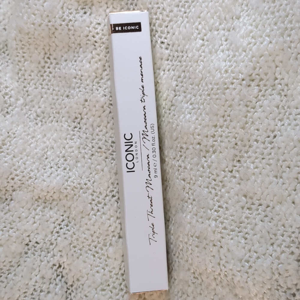 ICONIC London Triple Threat Mascara in Black, 9ml/0.30fl oz - Picture 4 of 10